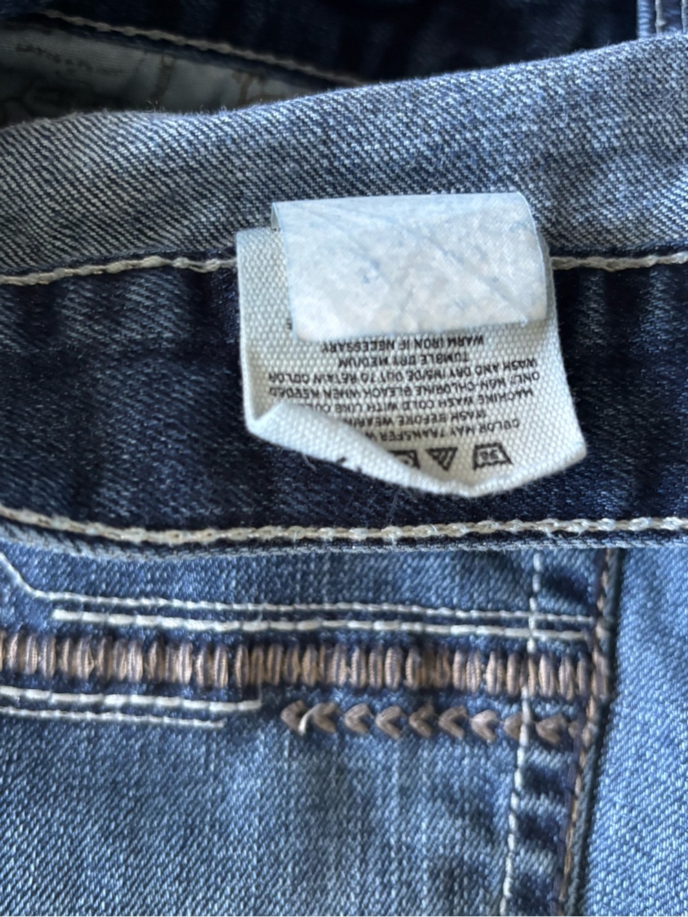 Ariat Men’s Indigo Washed Slim Straight Jeans - Picture 9 of 12
